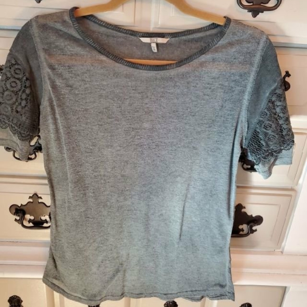 Lace sleeve Tee